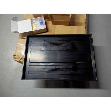 Tesero Dev Papağan Kafesi / 2 Bölmeli 4 Gözlü. Orta kısmından bölme kaldırılarak tek parça halinde de kullanılabilir.